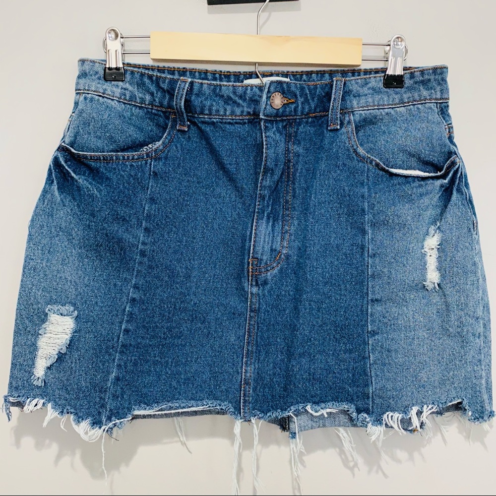 Forever 21 Denim Cut Off Raw Hem Skirt Size 31